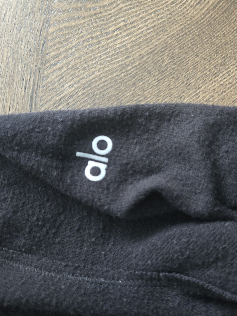 Alo Yoga Alolux Soho Getaway Cropped Hoodie in Black sz SMALL - Picture 6 of 9